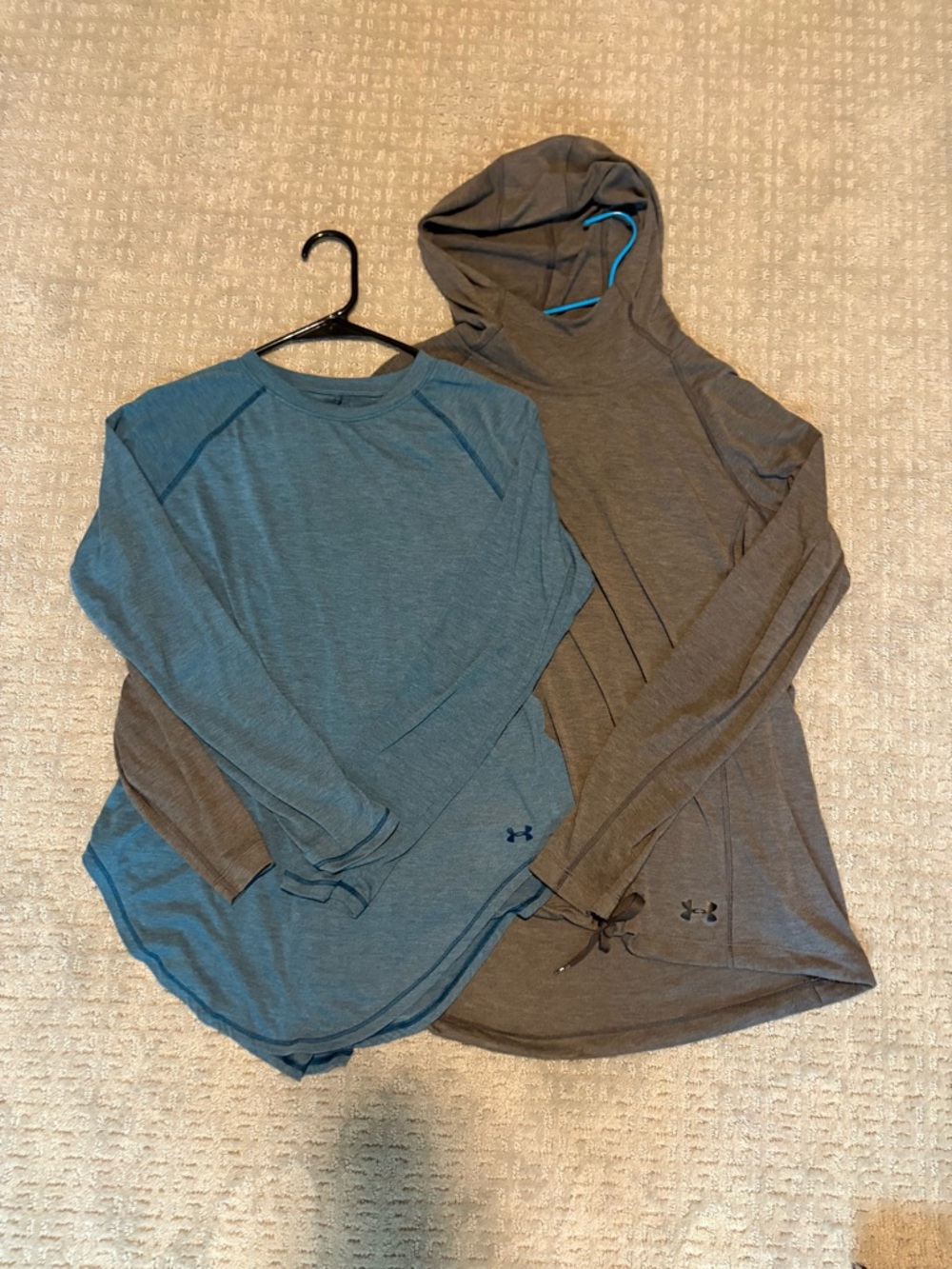 Under Armour Heather Blue Crewneck & Gray Hooded Long Sleeve Tops